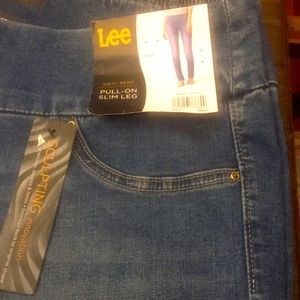 Women’s Lee pull-on slim jeans 18 M